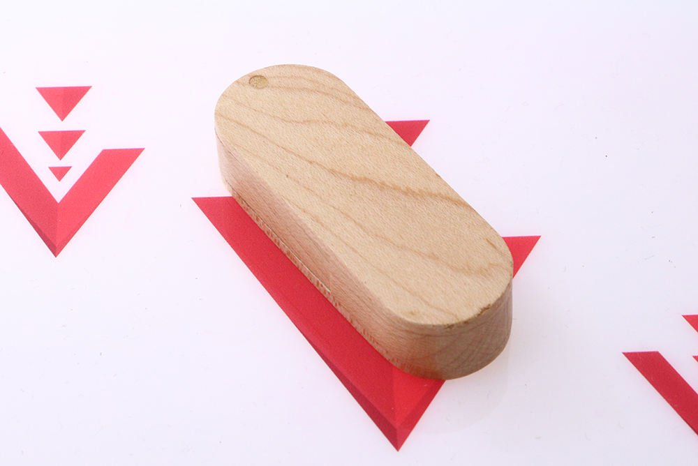 Reklamowy drewniany pendrive USB pod grawer logo